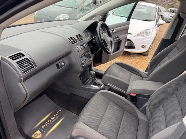 Used Volkswagen Touran 2010 for sale - 76001570: Photo 19