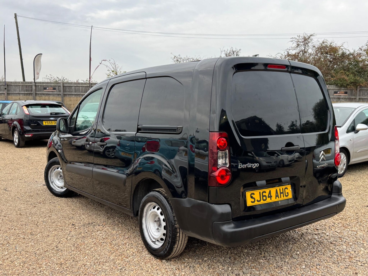 Used Citroen Berlingo 2014 for sale - 76388063: Photo 2