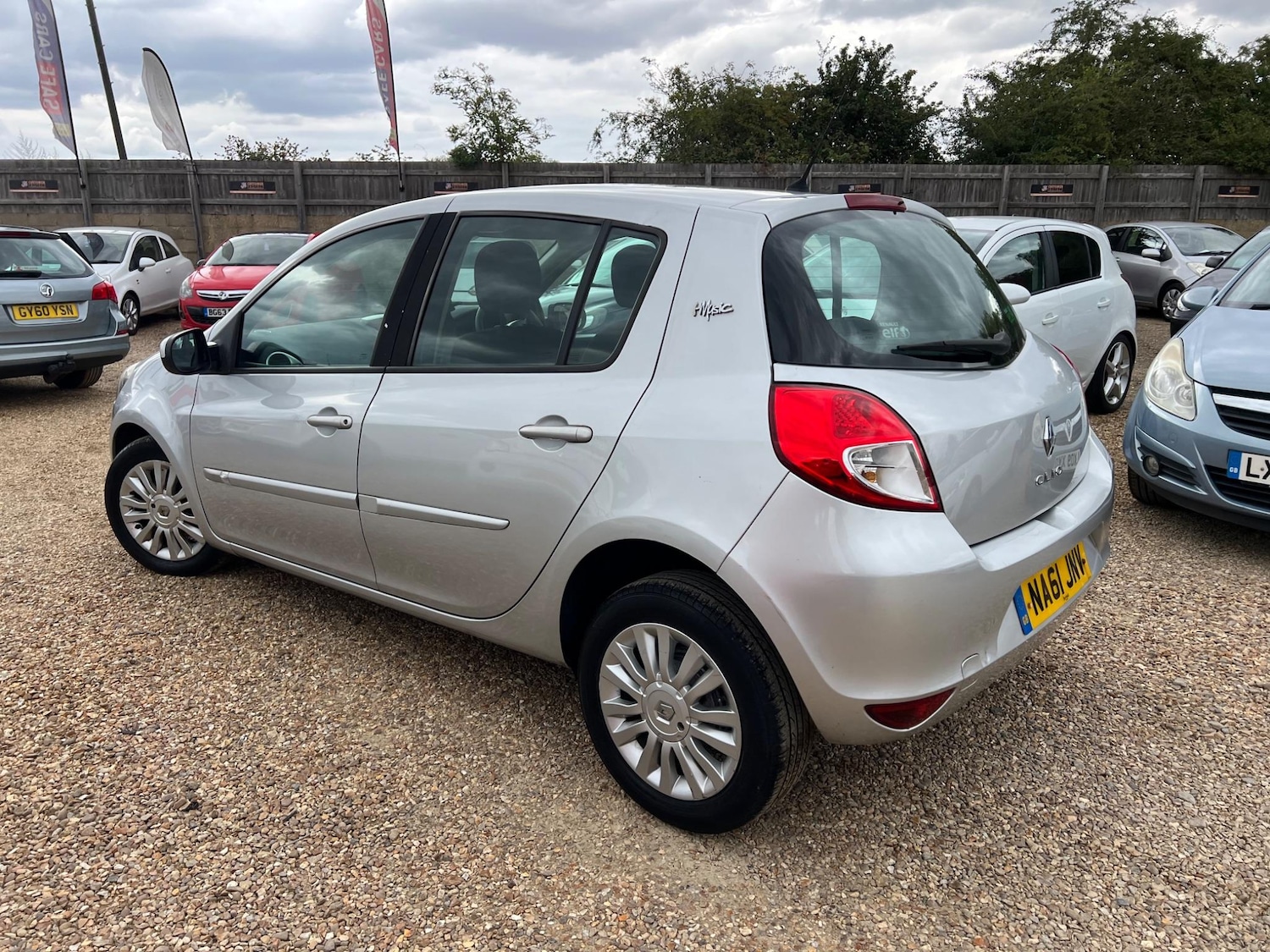 Used Renault Clio 2011 for sale - 76992917: Photo 13