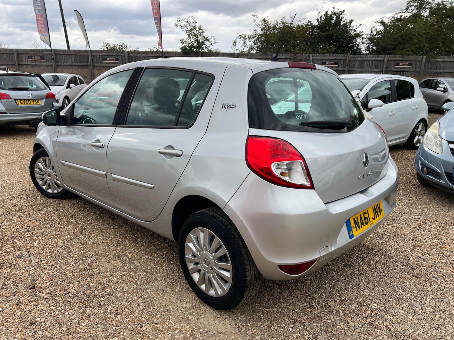 Used Renault Clio 2011 for sale - 76992917: Photo 14