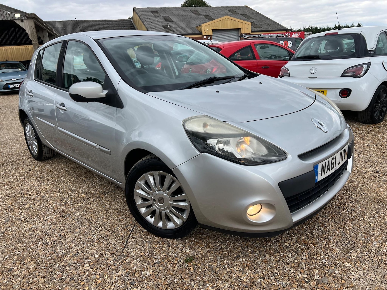 Used Renault Clio 2011 for sale - 76992917: Photo 17