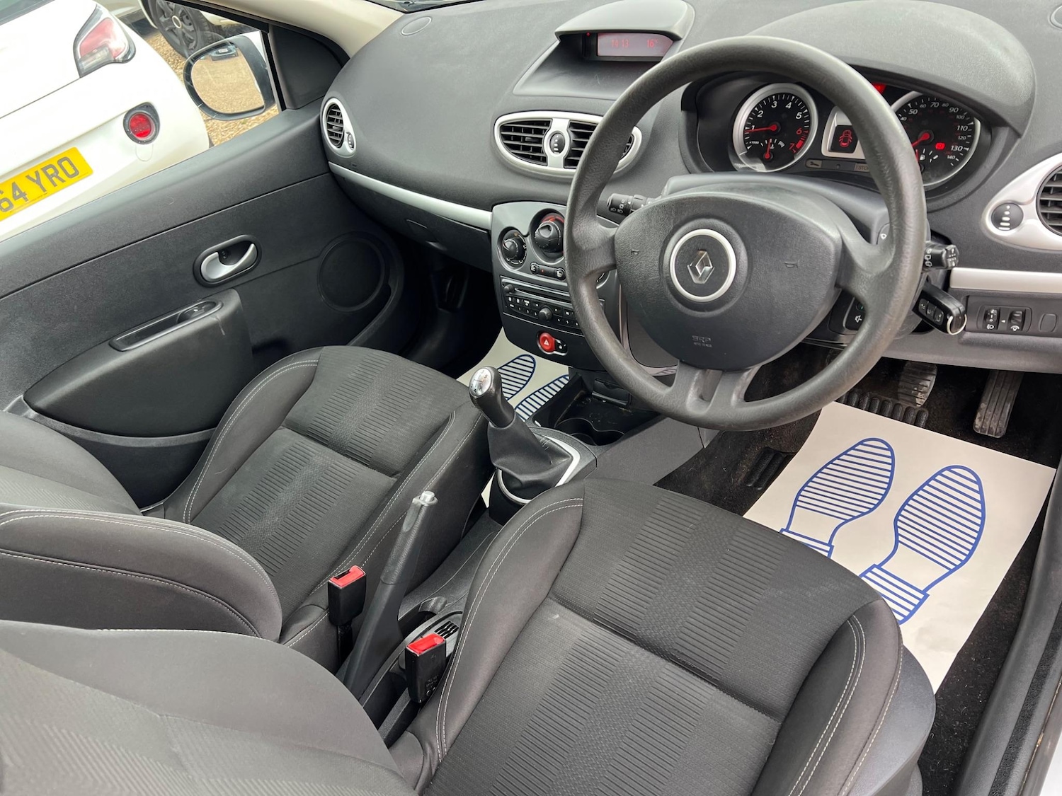 Used Renault Clio 2011 for sale - 76992917: Photo 25