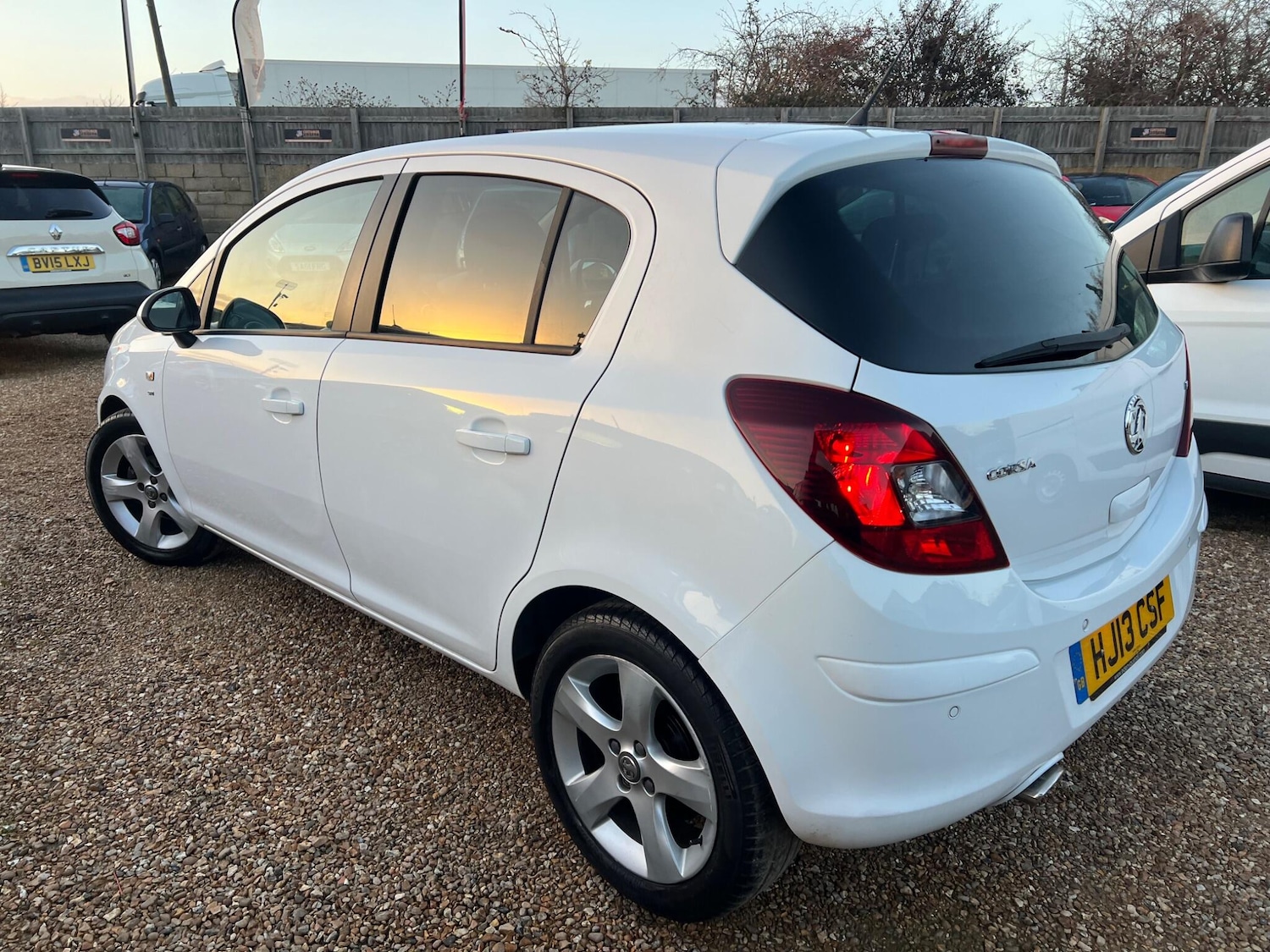 Used Vauxhall Corsa 2013 for sale - 76899281: Photo 3
