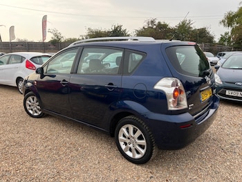 Used Toyota Corolla Verso 2004 for sale - 75577820: Photo
