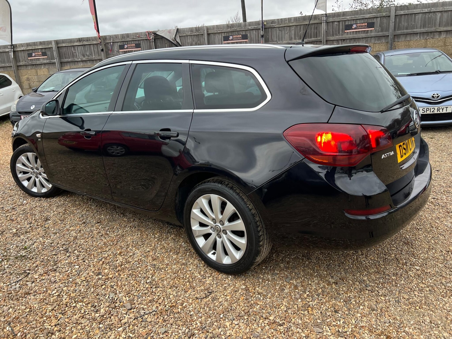 Used Vauxhall Astra 2011 for sale - 76425470: Photo 2