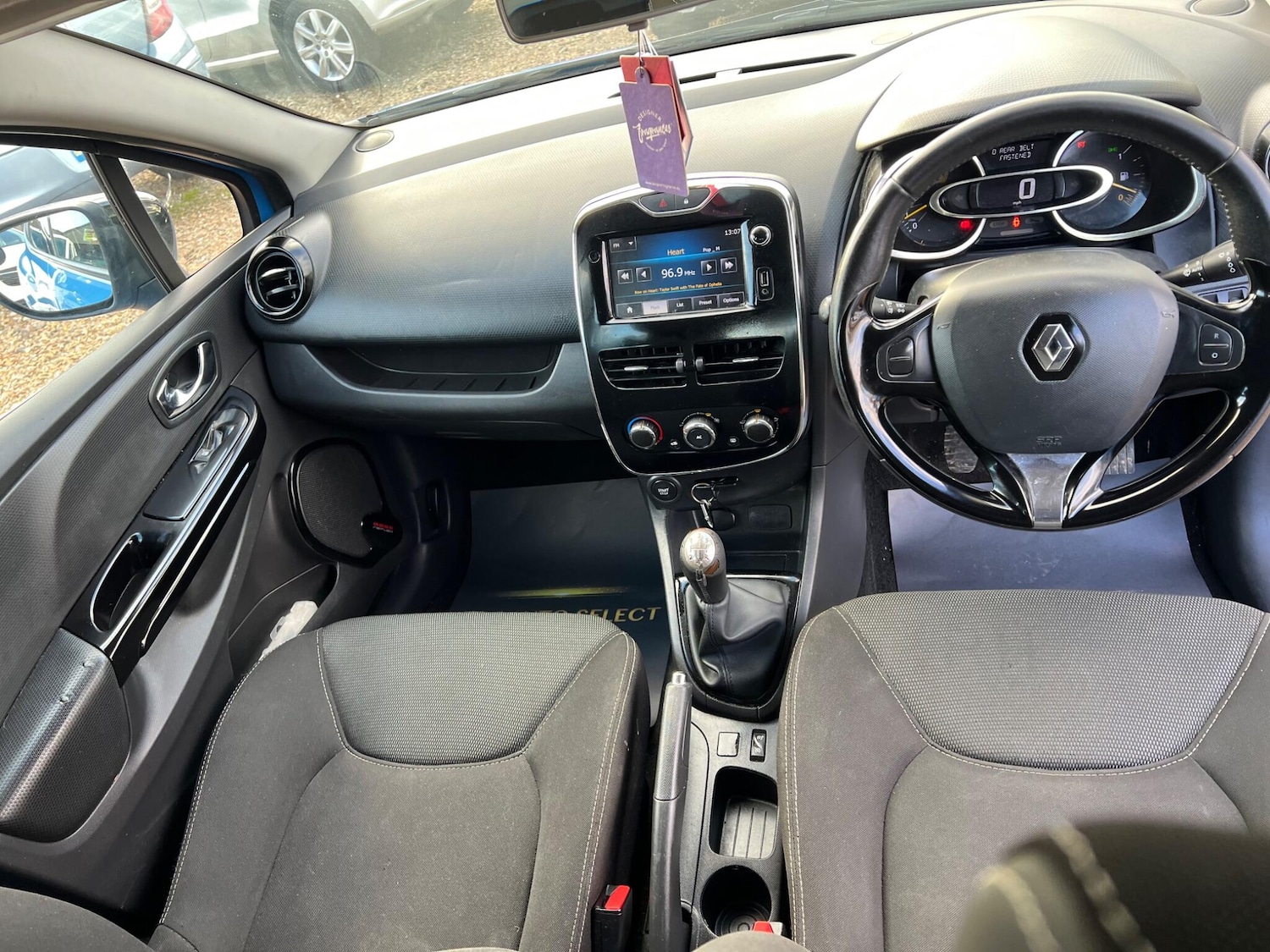 Used Renault Clio 2013 for sale - 76743125: Photo 24