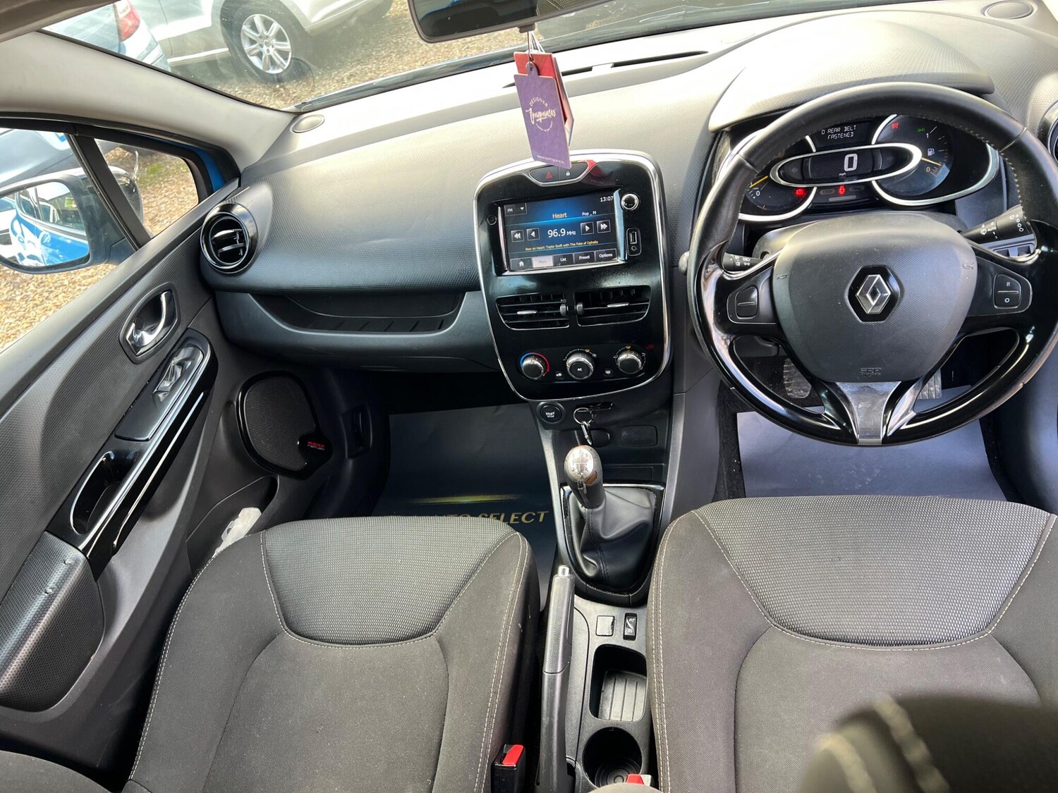 Used Renault Clio 2013 for sale - 76743125: Photo 25