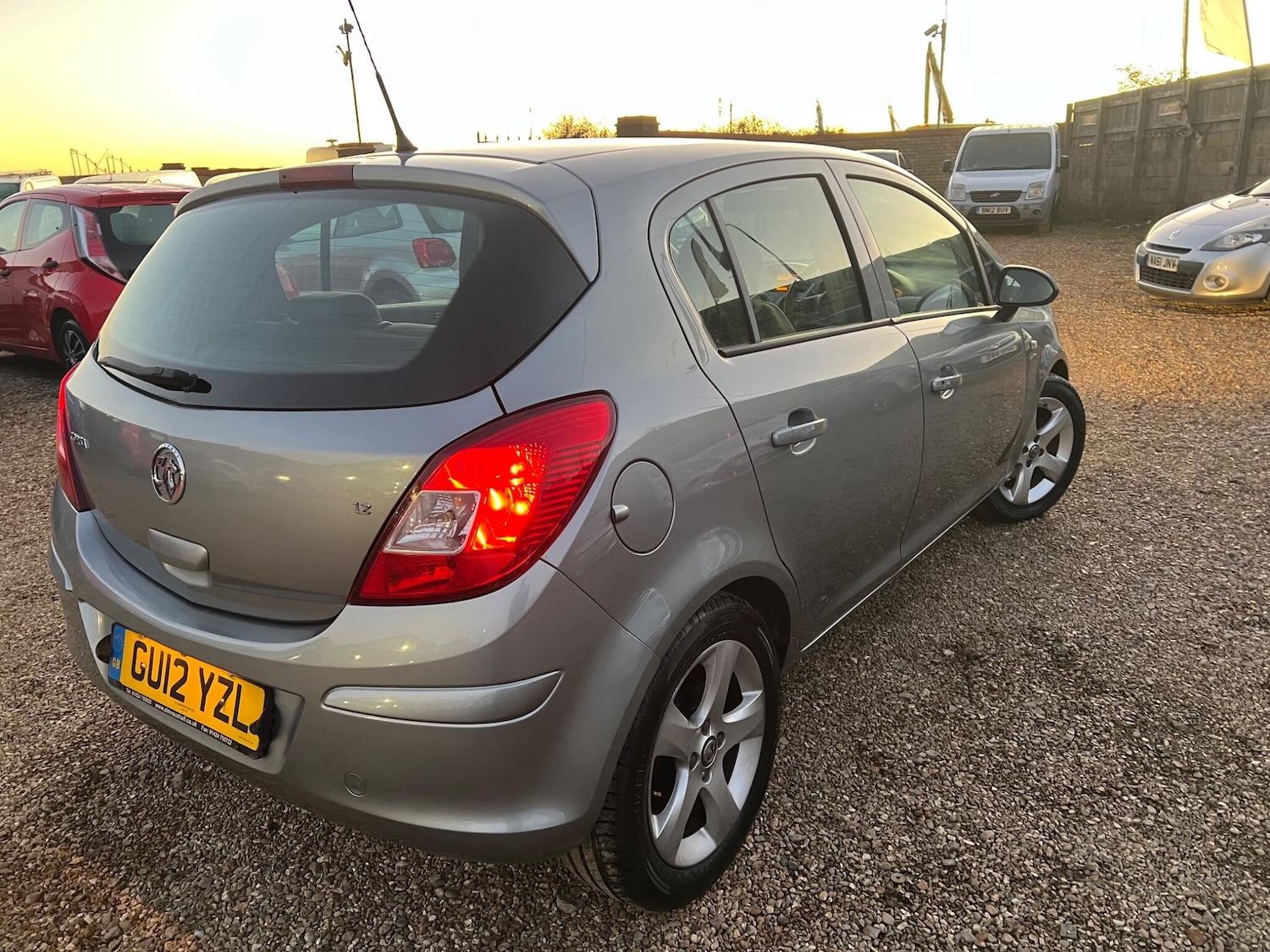 Used Vauxhall Corsa 2012 for sale - 77090897: Photo 2