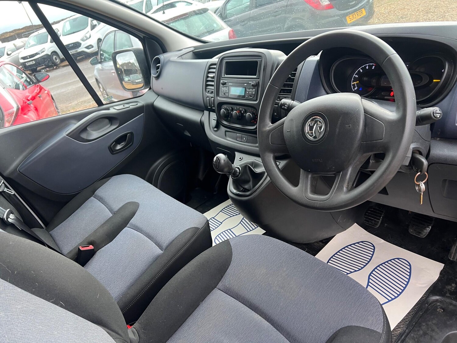 Used Vauxhall Vivaro 2016 for sale - 77925236: Photo 8
