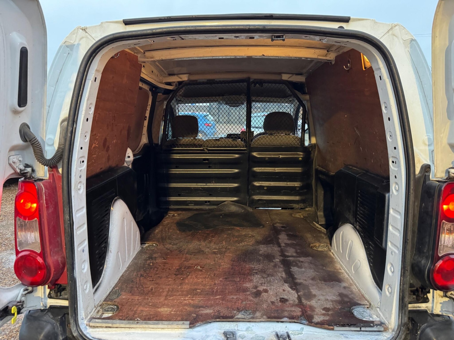 Used Peugeot Partner 2016 for sale - 77696261: Photo 25