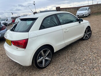 Used Audi A1 2011 for sale - 77908974: Photo