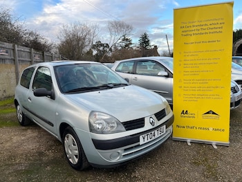 Used Renault Clio 2004 for sale - 77696181: Photo