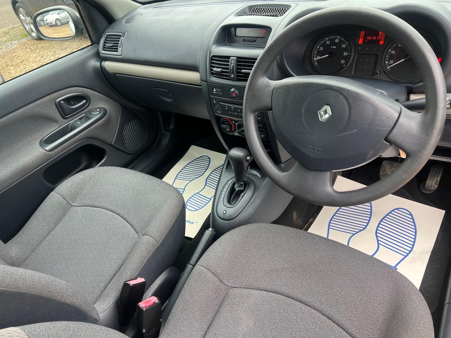 Used Renault Clio 2004 for sale - 77696181: Photo 25
