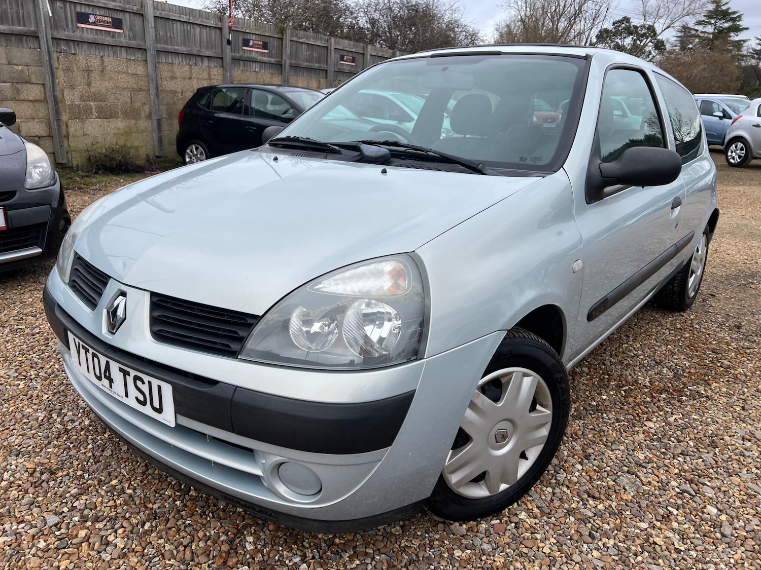 Used Renault Clio 2004 for sale - 77696181: Photo 3