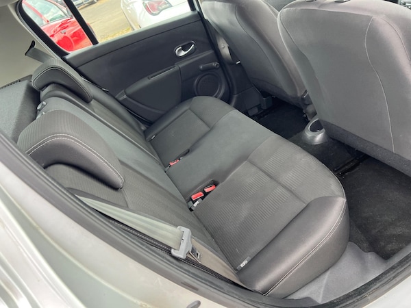 Used Renault Clio 2011 for sale - 75377557: Photo 23
