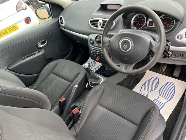 Used Renault Clio 2011 for sale - 75377557: Photo 26