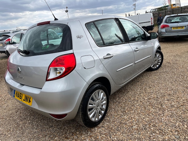 Used Renault Clio 2011 for sale - 75377557: Photo 2