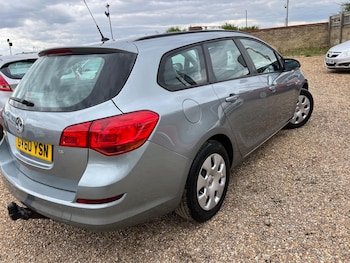 Vauxhall - Astra