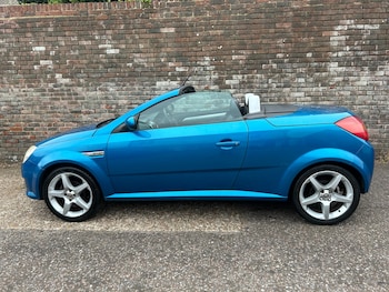 Used Vauxhall Tigra 2005 for sale - 79563621: Photo