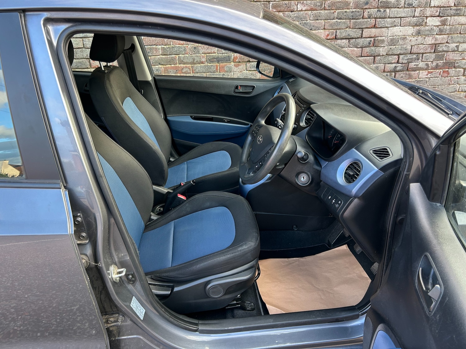 Used Hyundai i10 2014 for sale - 76386901: Photo 11