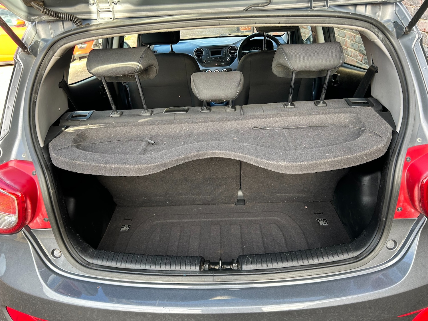 Used Hyundai i10 2014 for sale - 76386901: Photo 18