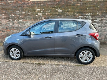 Used Hyundai i10 2014 for sale - 76386901: Photo