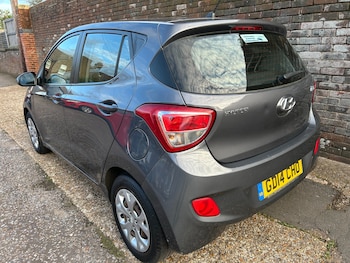 Used Hyundai i10 2014 for sale - 76386901: Photo