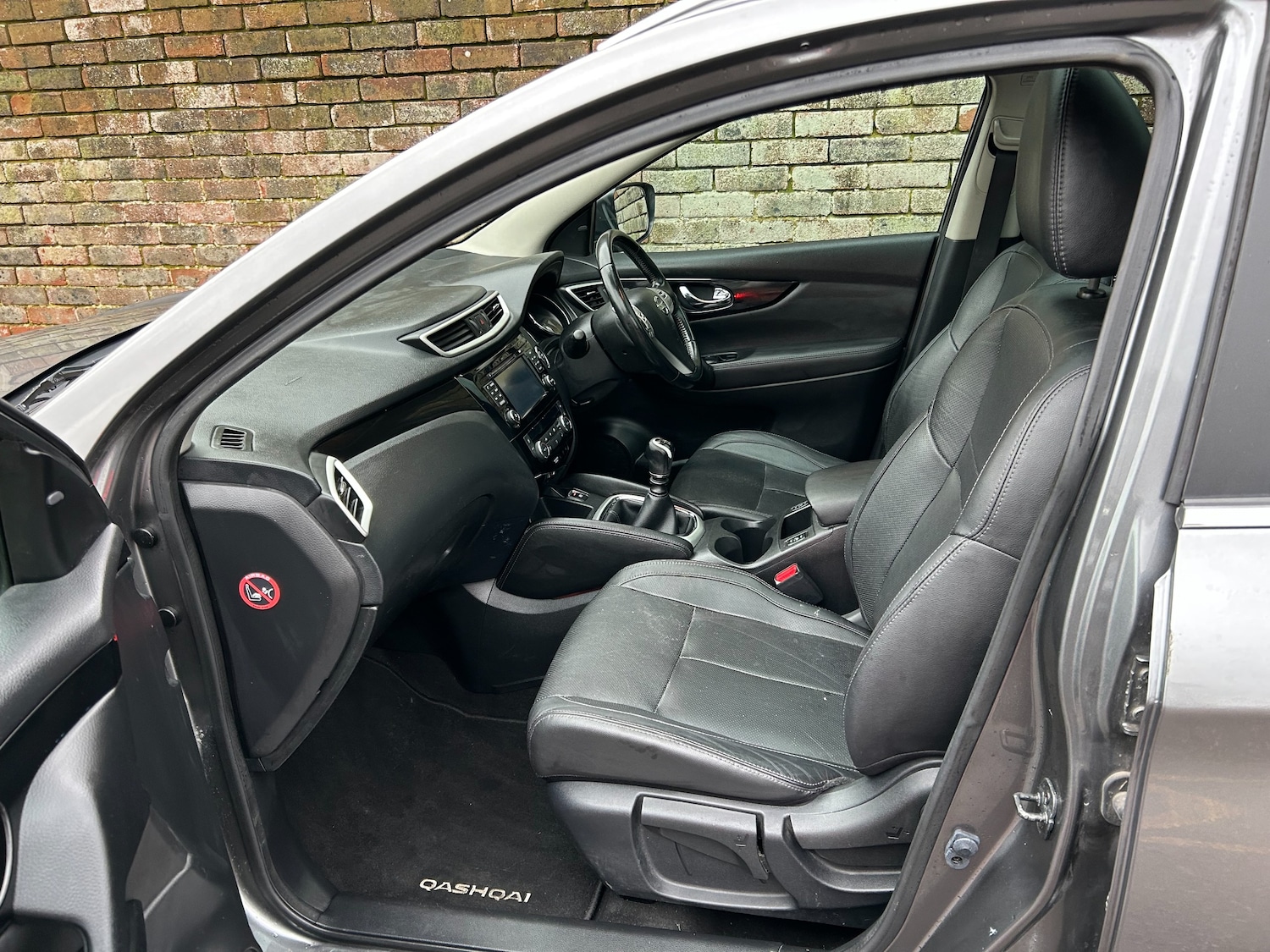 Used Nissan Qashqai 2015 for sale - 77301652: Photo 12