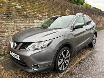 Used Nissan Qashqai 2015 for sale - 77301652: Photo