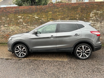 Used Nissan Qashqai 2015 for sale - 77301652: Photo