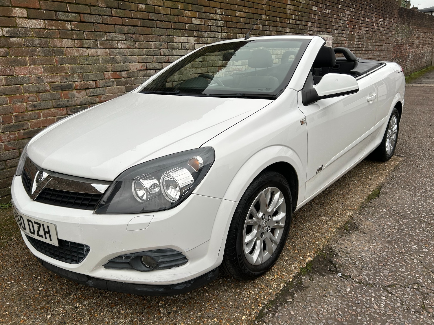 Used Vauxhall Astra 2010 for sale - 76949803: Photo 1