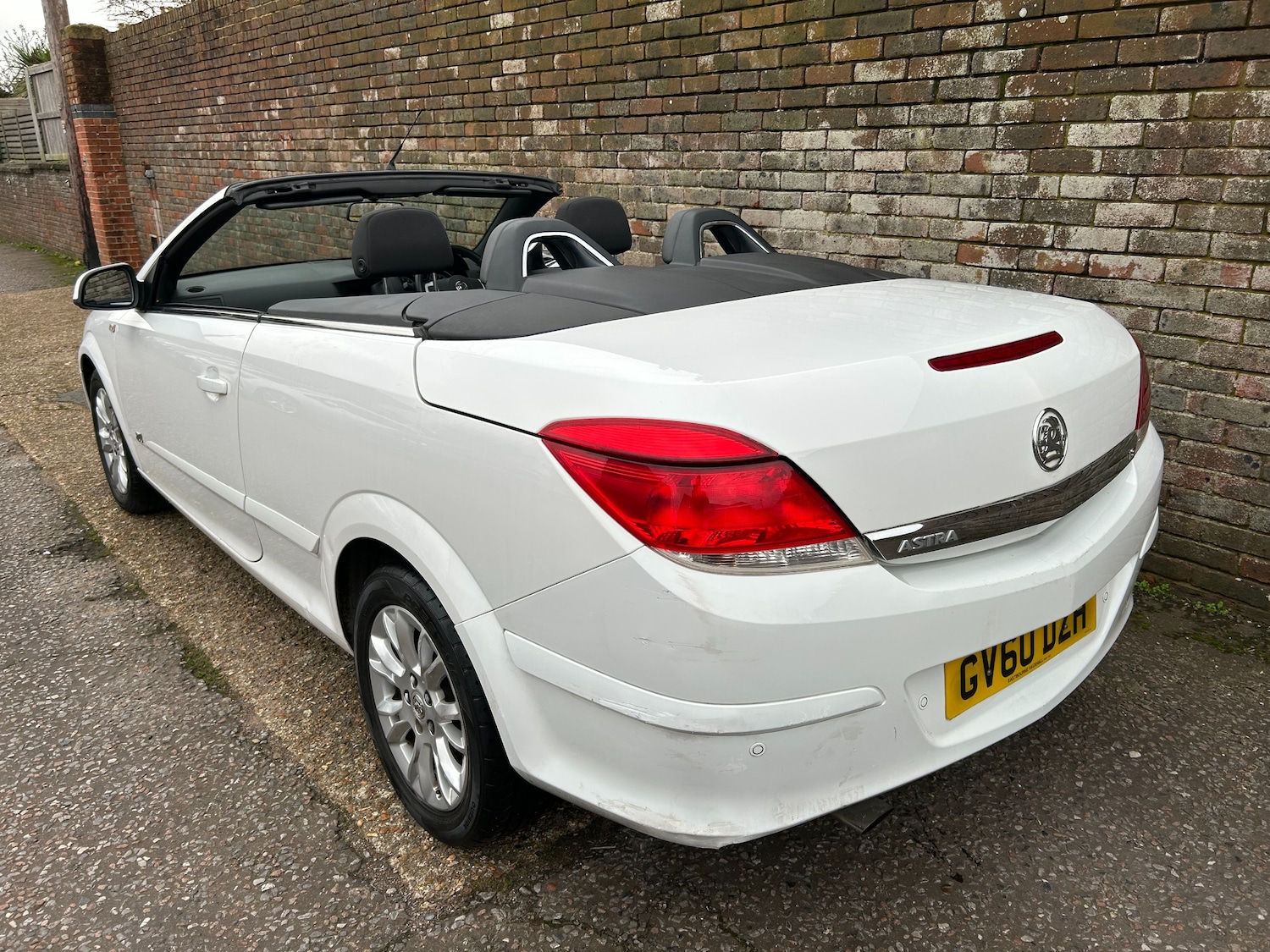 Used Vauxhall Astra 2010 for sale - 76949803: Photo 4