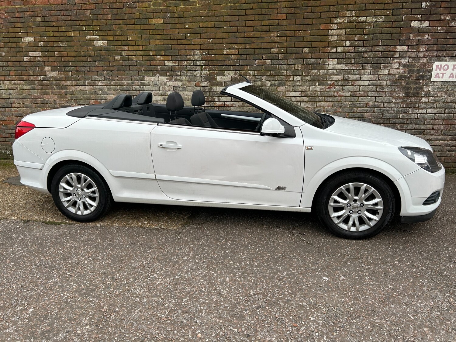 Used Vauxhall Astra 2010 for sale - 76949803: Photo 7