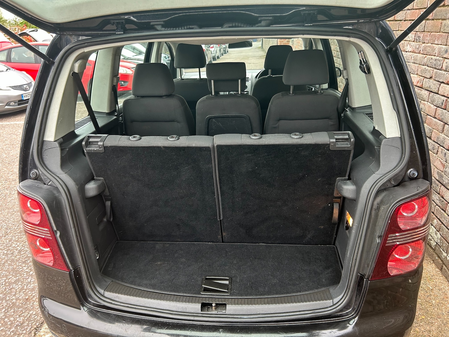 Used Volkswagen Touran 2008 for sale - 76374633: Photo 19