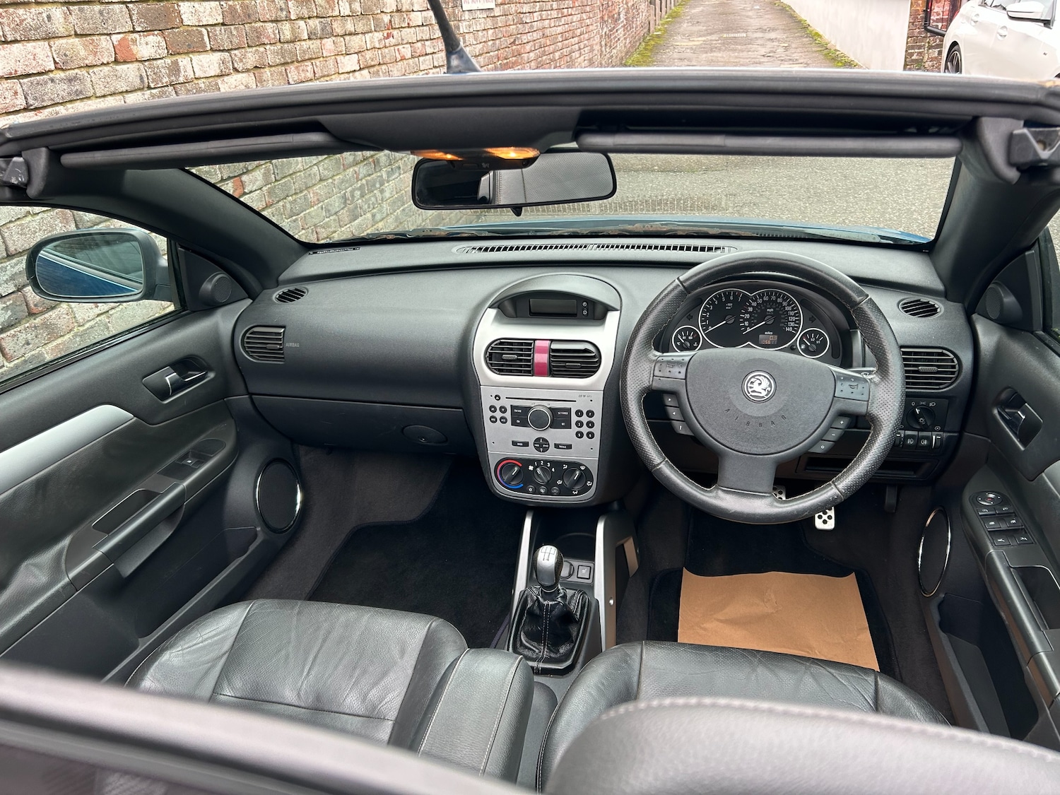 Used Vauxhall Tigra 2005 for sale - 76616888: Photo 14