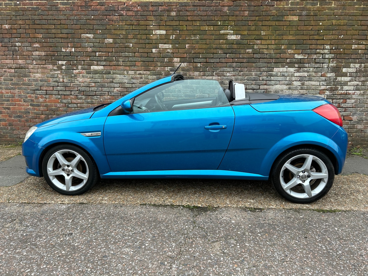 Used Vauxhall Tigra 2005 for sale - 76616888: Photo 3