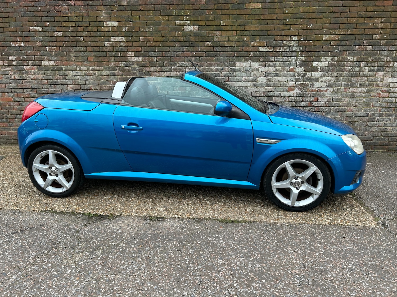 Used Vauxhall Tigra 2005 for sale - 76616888: Photo 7
