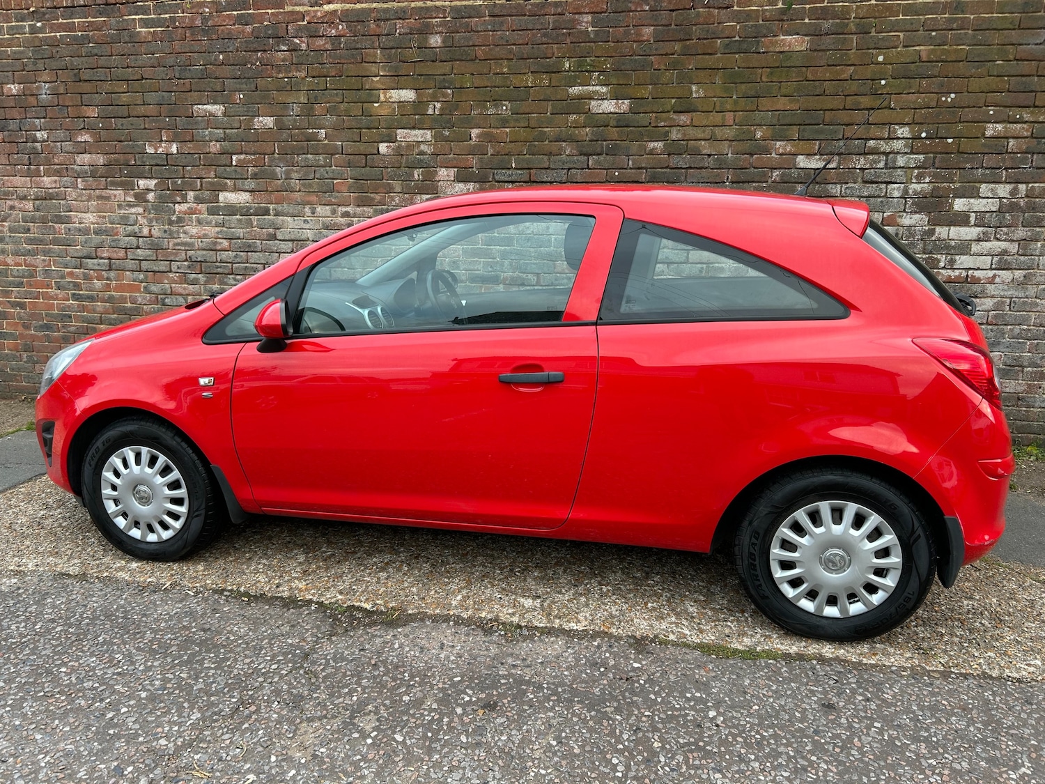 Used Vauxhall Corsa 2014 for sale - 76341020: Photo 3