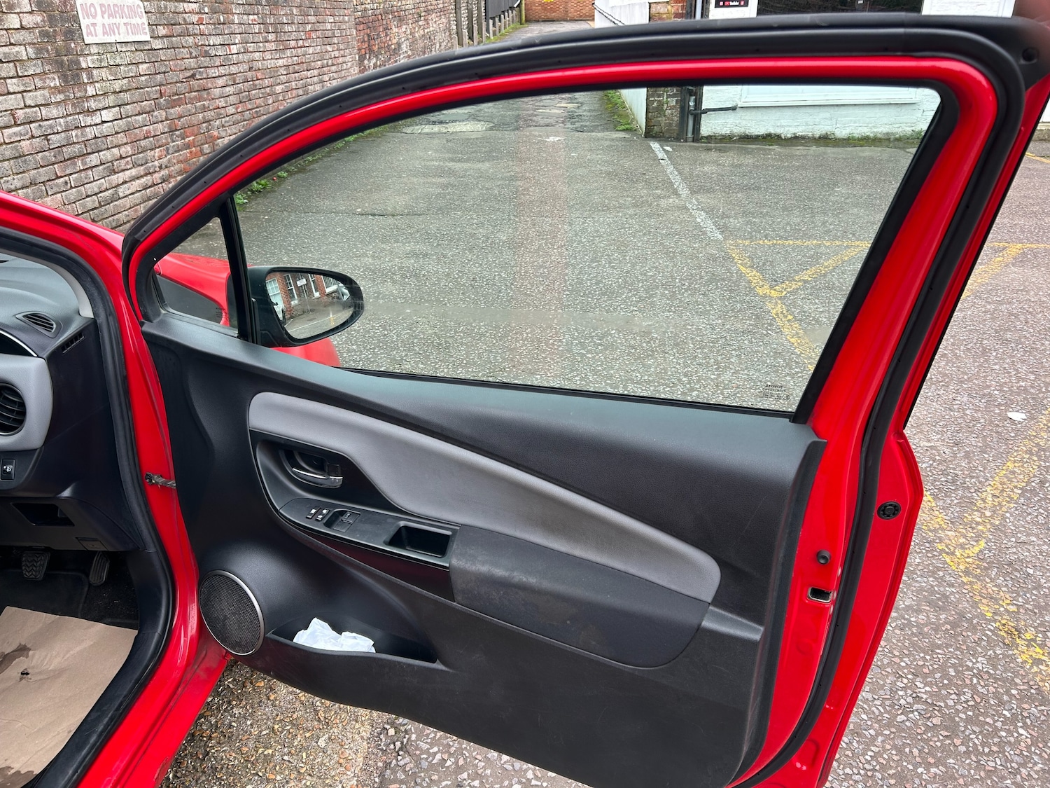 Used Toyota Yaris 2015 for sale - 77620378: Photo 9