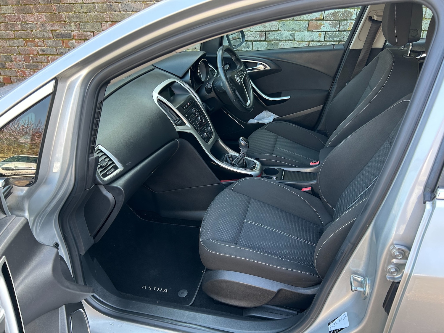 Used Vauxhall Astra 2011 for sale - 77747420: Photo 12