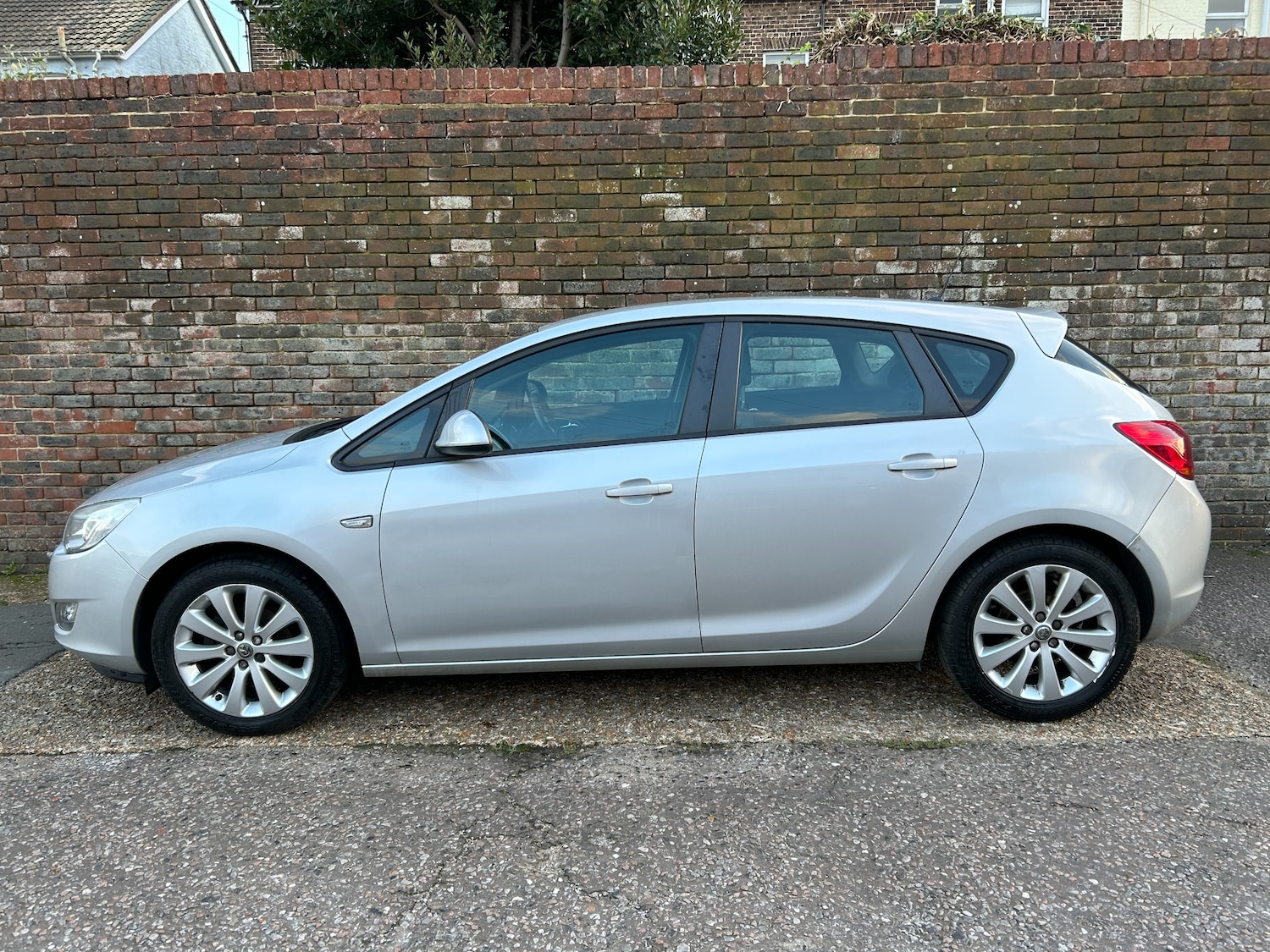 Used Vauxhall Astra 2011 for sale - 76641620: Photo 3