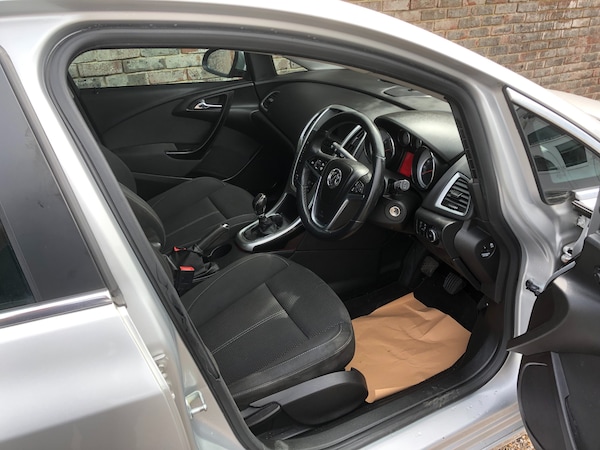 Used Vauxhall Astra 2015 for sale - 75643936: Photo 10