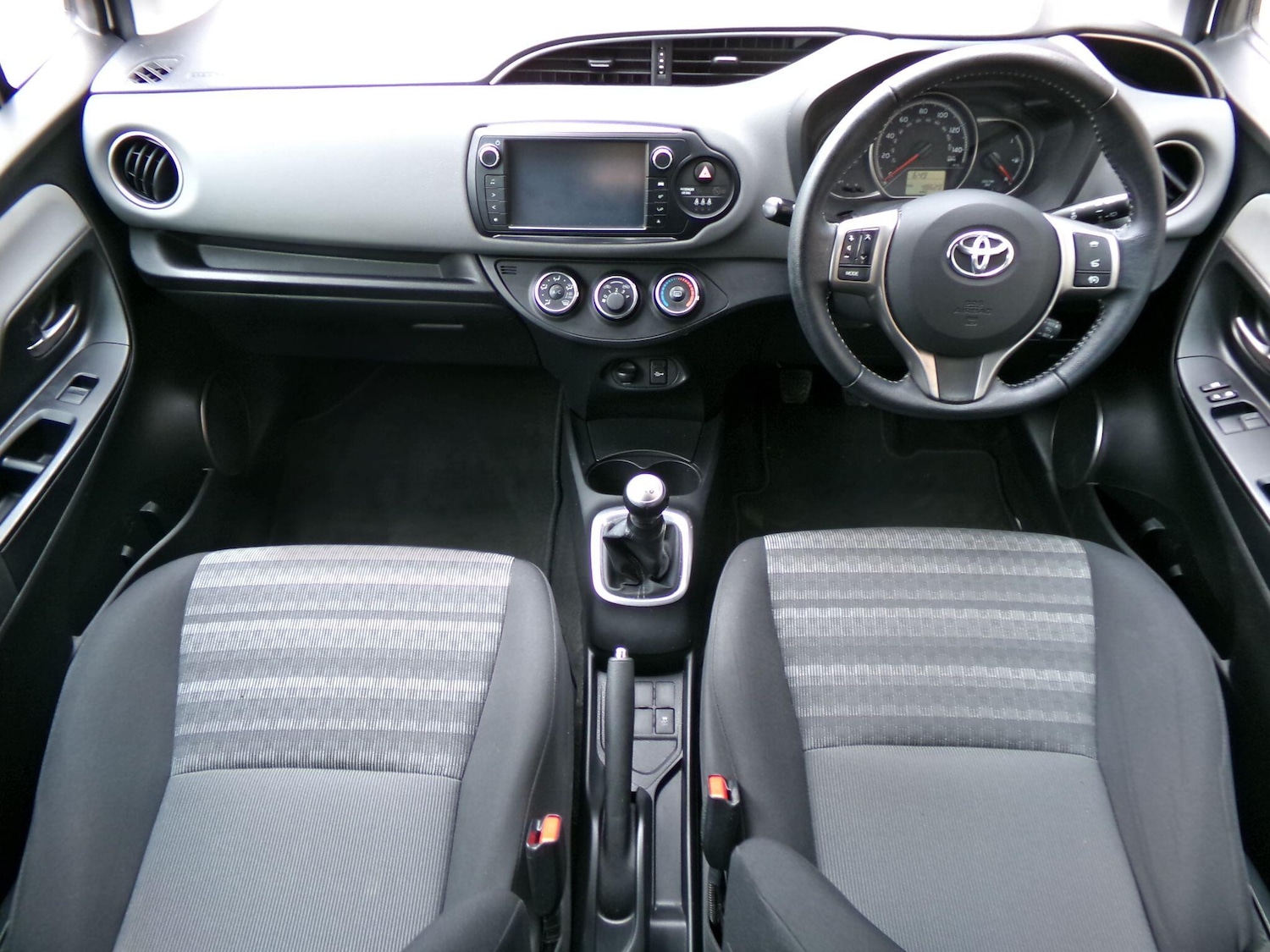 Used Toyota Yaris 2016 for sale - 77882180: Photo 12