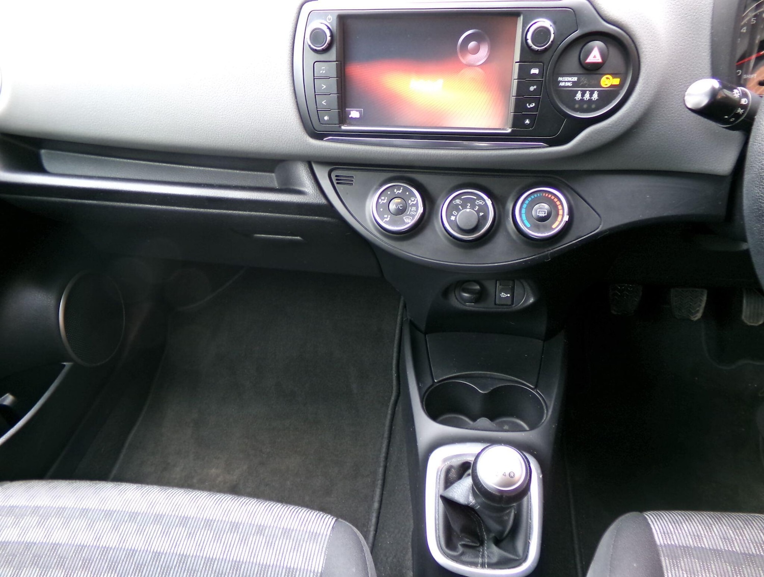 Used Toyota Yaris 2016 for sale - 77882180: Photo 15