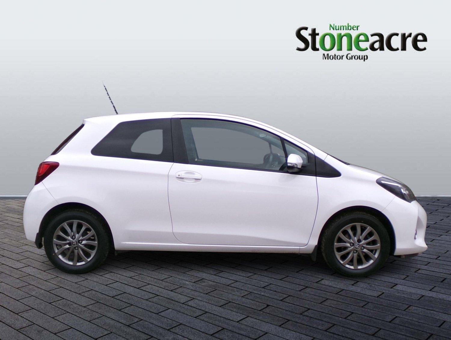 Used Toyota Yaris 2016 for sale - 77882180: Photo 2