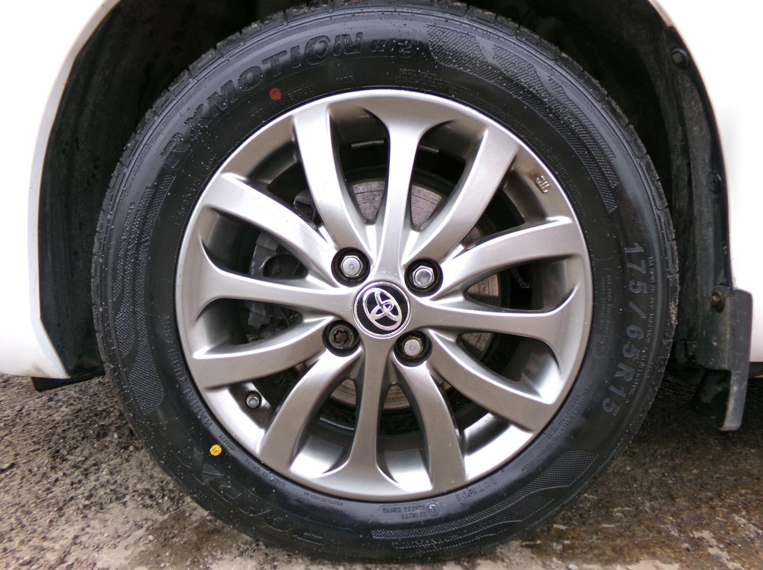 Used Toyota Yaris 2016 for sale - 77882180: Photo 9