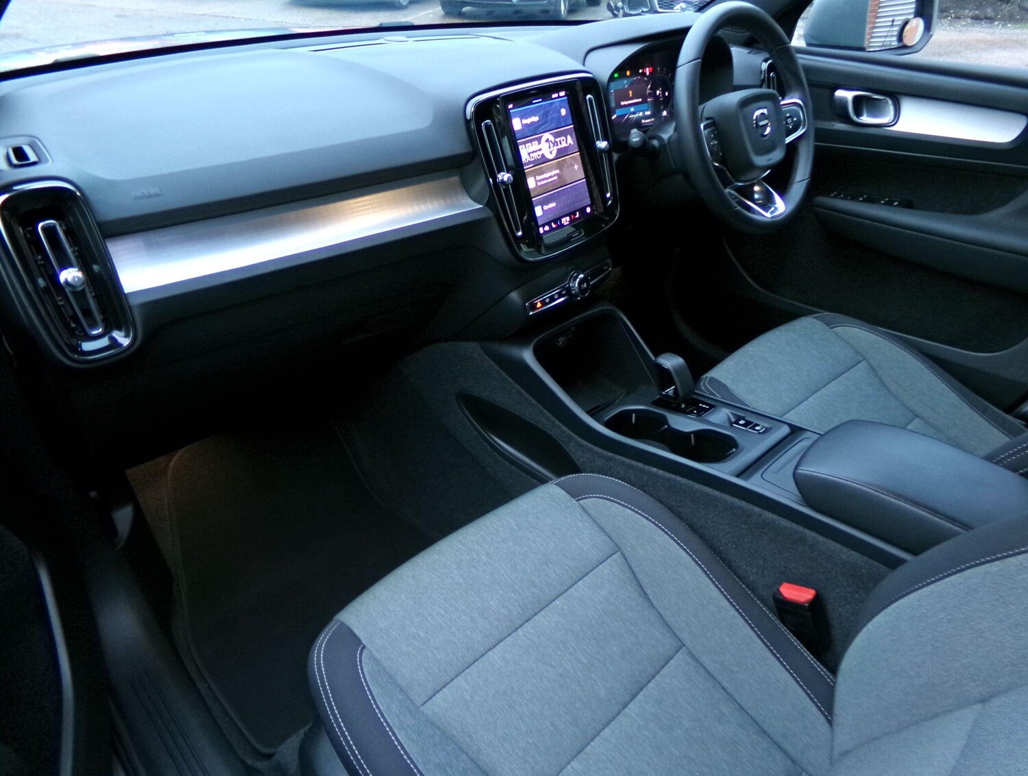 Used Volvo XC40 2023 for sale - 77358897: Photo 13