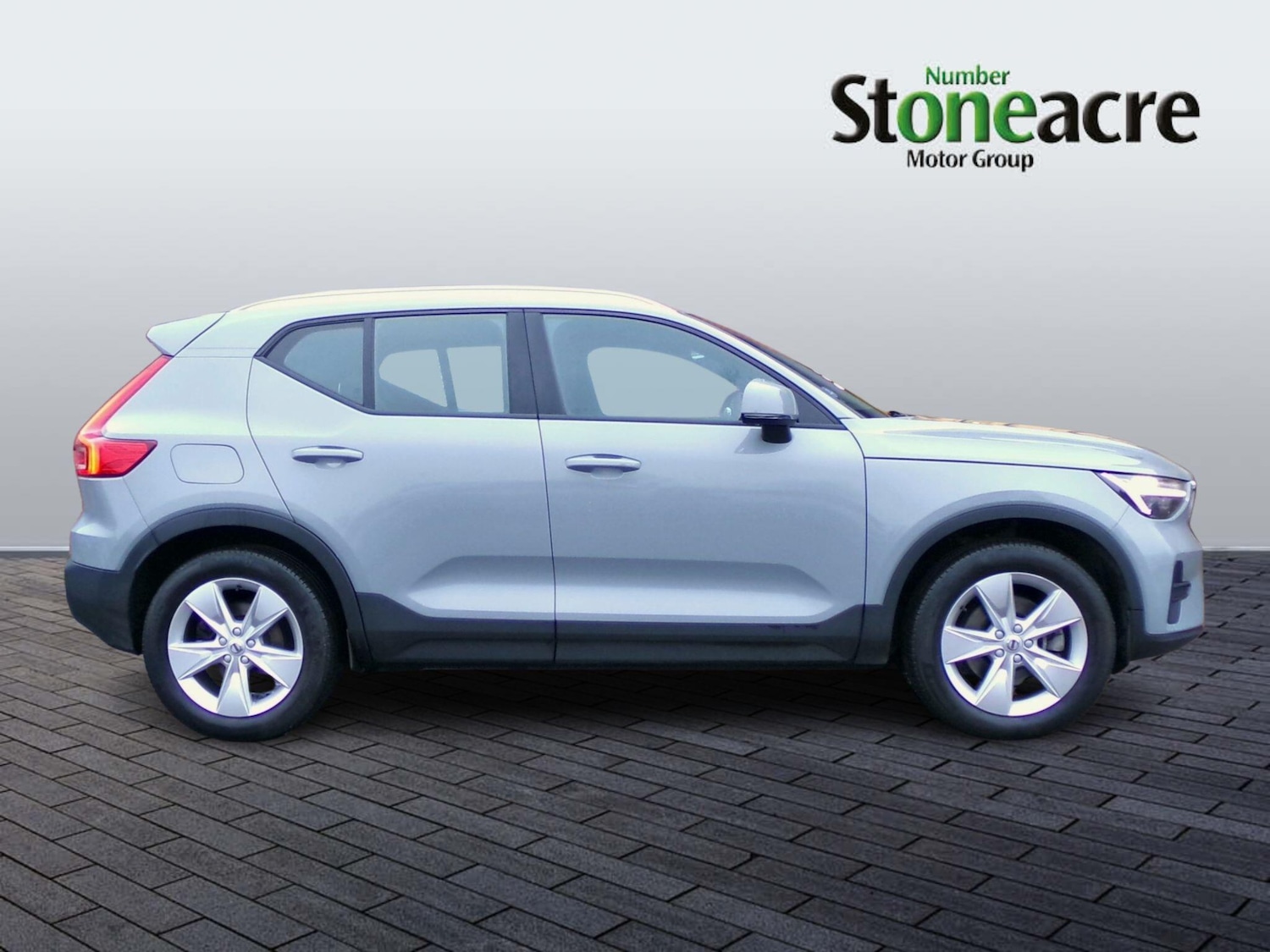 Used Volvo XC40 2023 for sale - 77358897: Photo 2