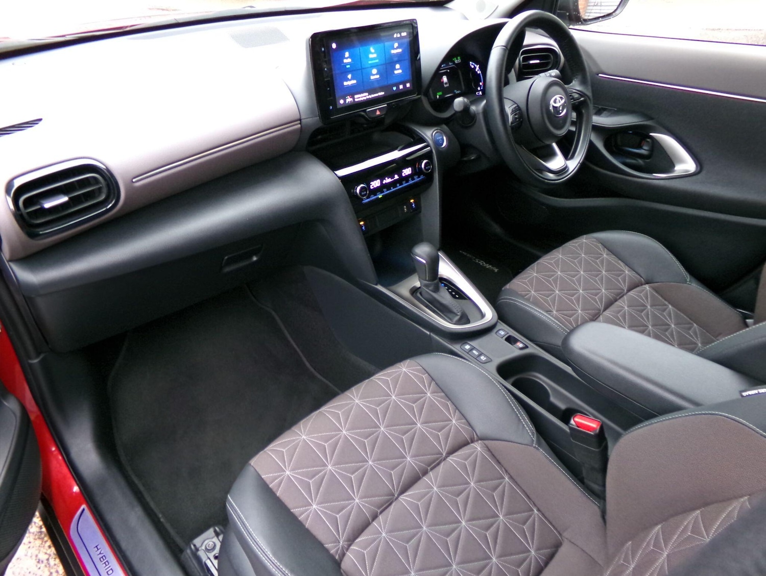 Used Toyota Yaris Cross 2023 for sale - 77016345: Photo 13