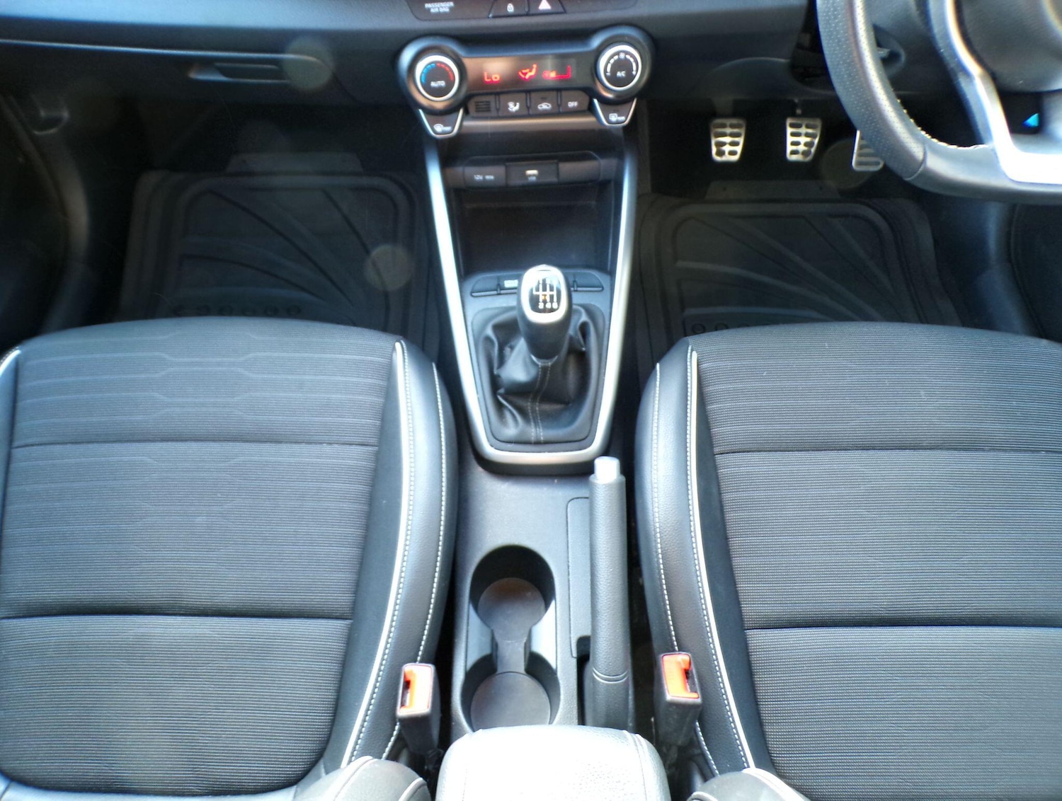 Used Kia Stonic 2022 for sale - 76781160: Photo 19